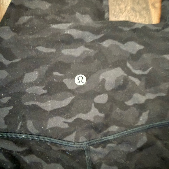 Lululemon Black Camouflage Leggings - Picture 7 of 10